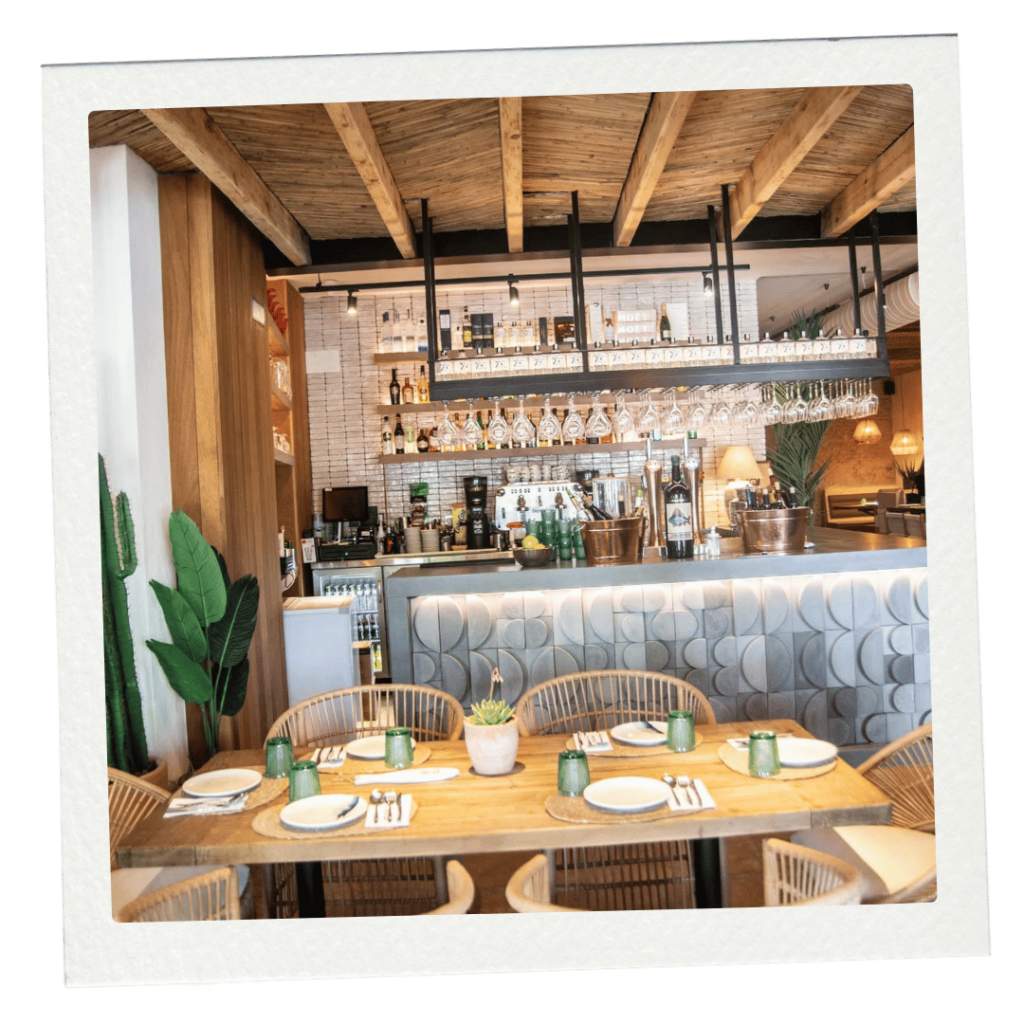 mesa y barra restaurante