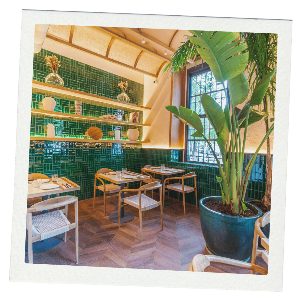 pared azulejos verdes