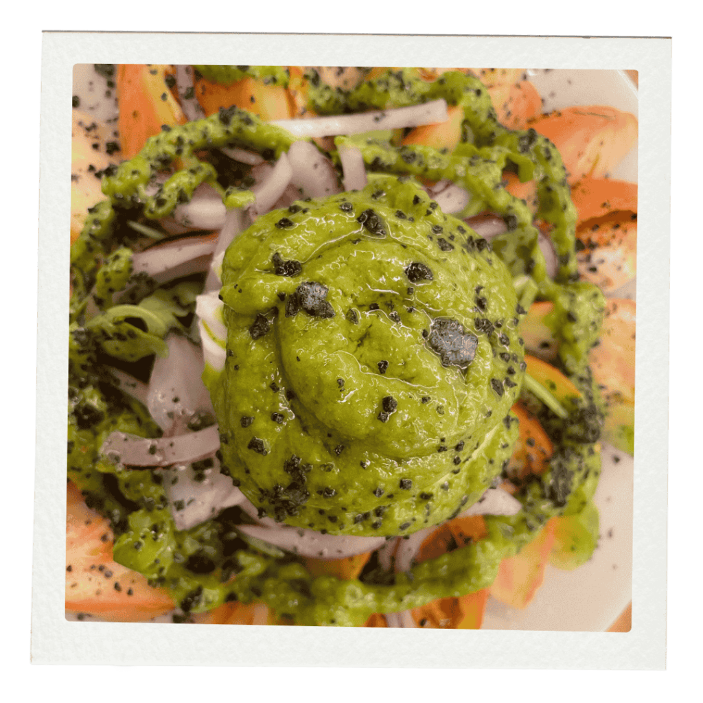 ensalada tomate con pesto